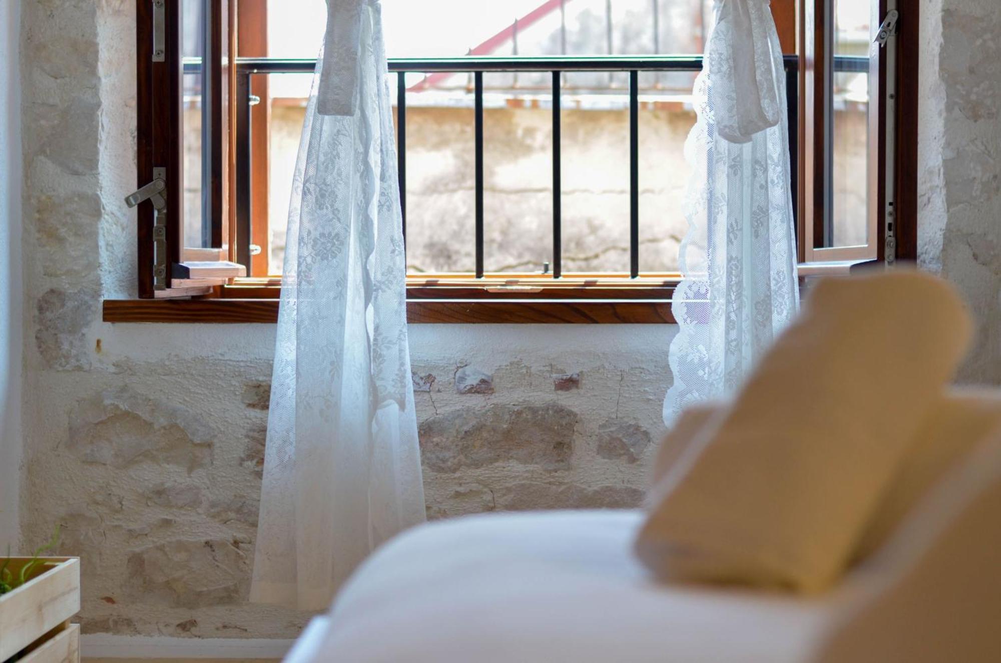 Apartments & Rooms Tiramola - Old Town Trogir Room photo